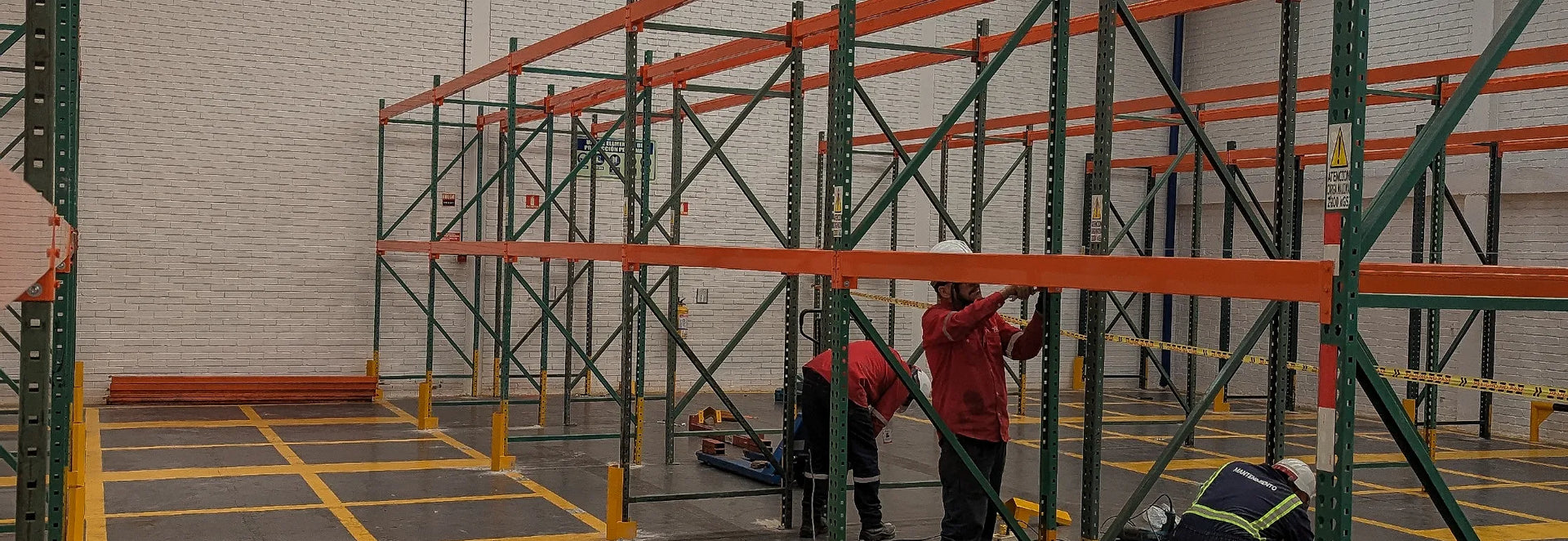 Estanterías metálicas a medida para la industria, comercio y oficinas